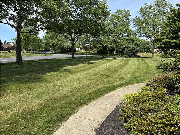 3rd image of 4114 Rochelle Dr S