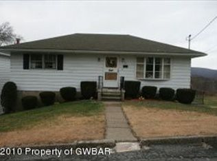 61 Spruce St, Nanticoke, PA 18634