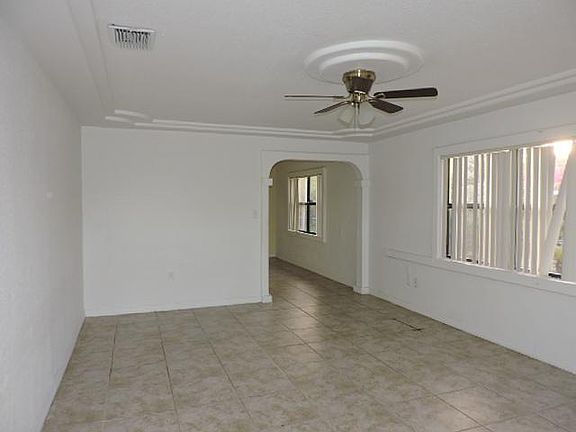 5th image of 1527 State Road 17 N