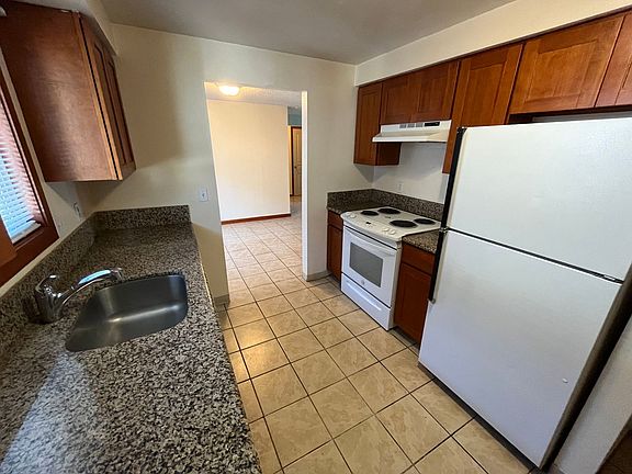 5th image of 1637 SE Skylark Dr