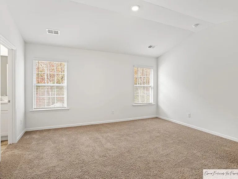 568 Stone Hollow Dr — Photo 22