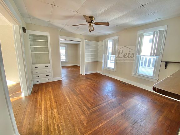 4th image of 611 E Main St