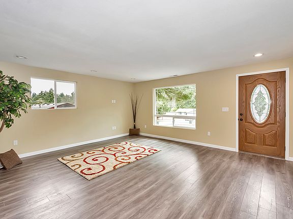 3rd image of 6815 162nd Street Ct E