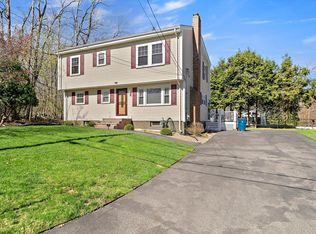 7 Oakwood Ave, Randolph, MA 02368