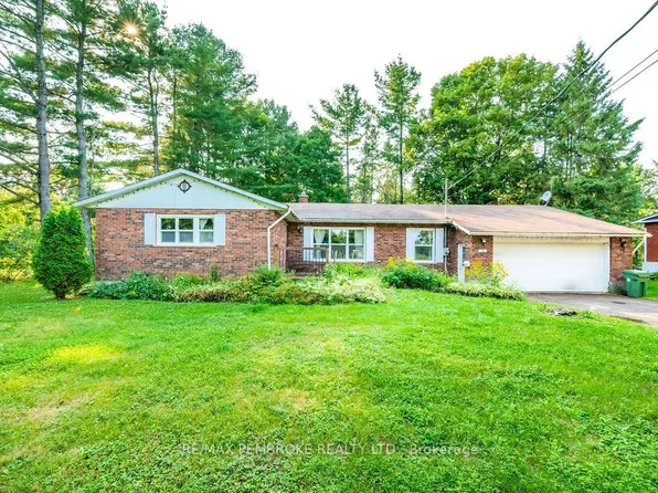 20 Meadowbrook Dr, Laurentian Valley, ON K8A 7C3