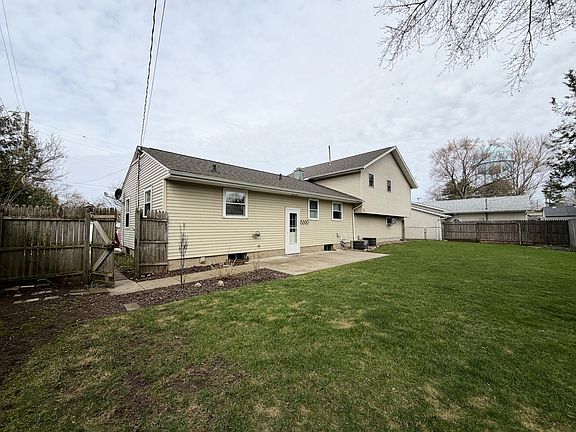 2nd image of 827 Eason Ct