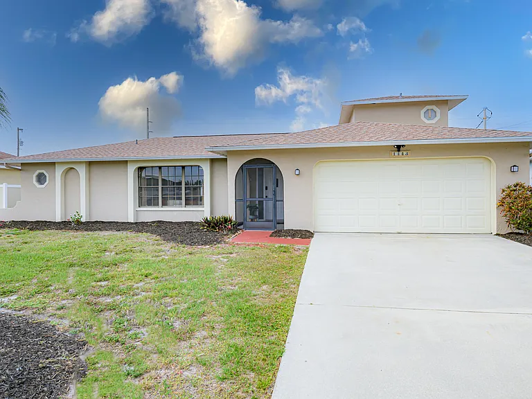 1443 SW Embers Ter — Photo 43
