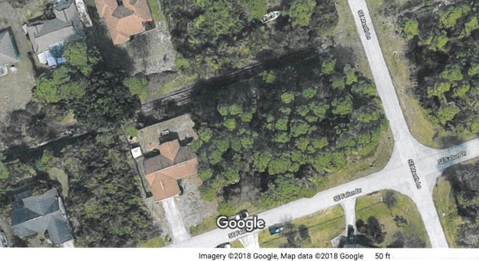 2nd image of 373 SE Fallon Dr