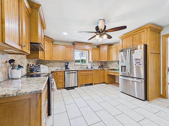 5th image of 44 Cagle Dr