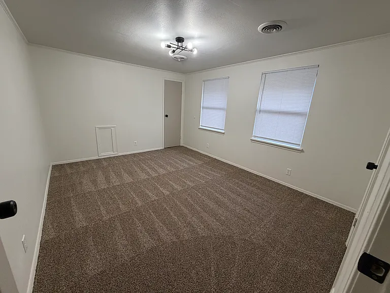 1006 Oak Park Dr #1 — Photo 3