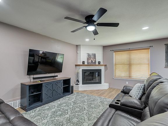 4th image of 805 Ironton Dr