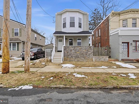 2nd image of 206 Bartram Ave