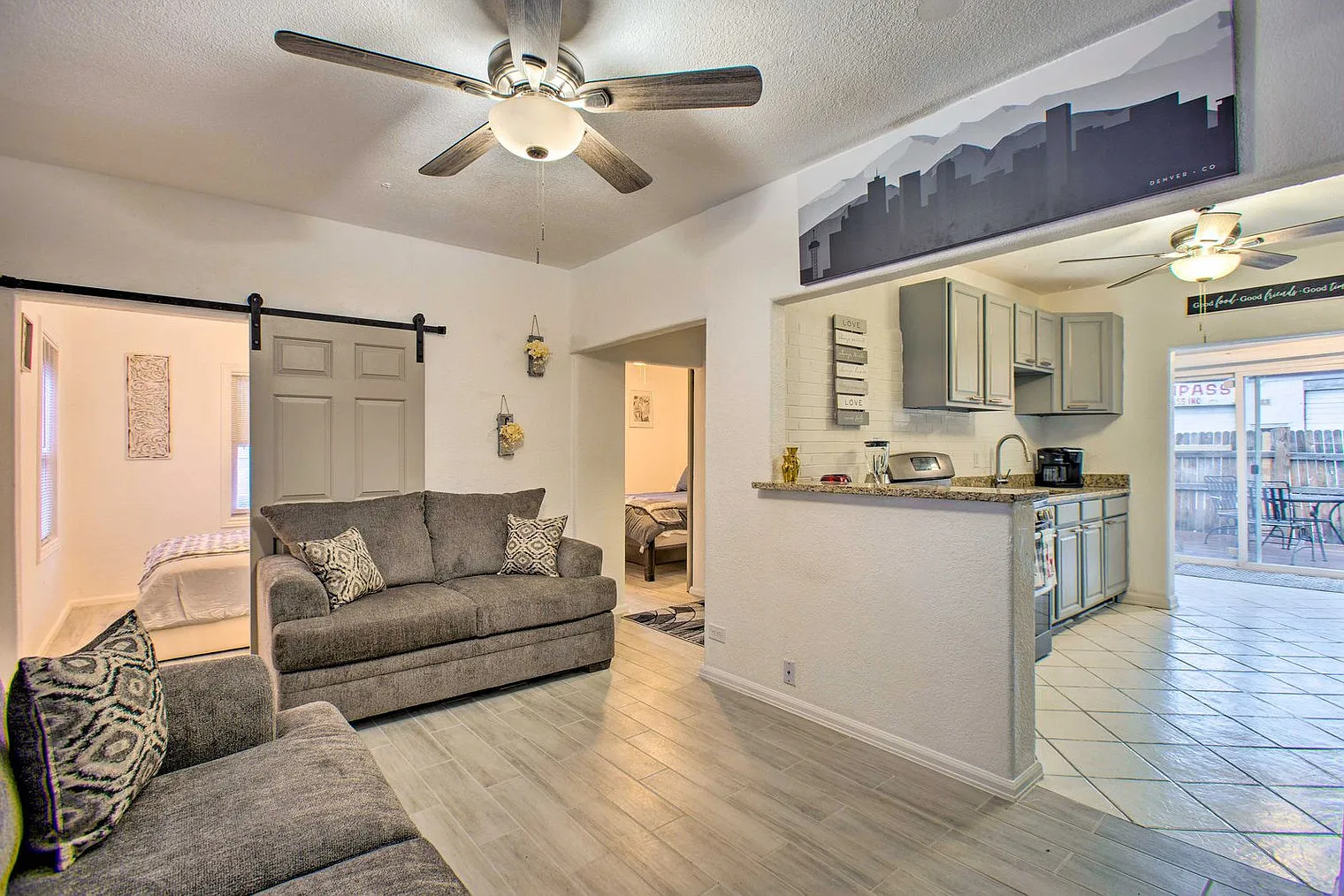 2 bed, 1.0 bath, 893 sqft, $3,037 — Photo 1
