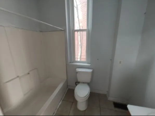 938 S 1st St APT 2, Louisville, KY 40203