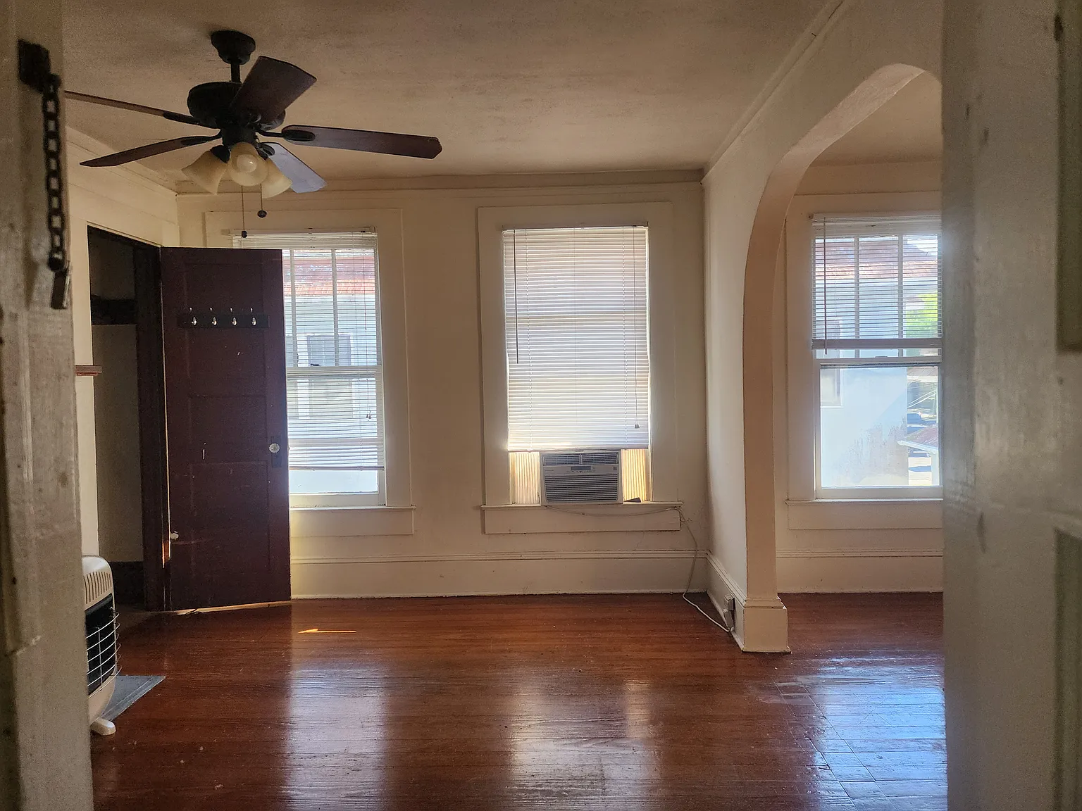 Studio, $1,100 — Photo 4