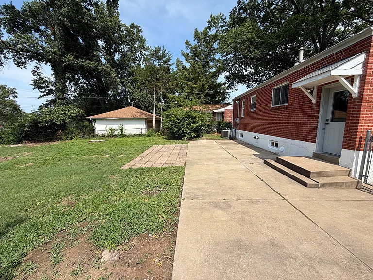 9023 Southview Ln — Photo 21