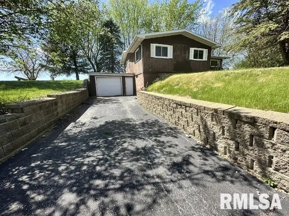 397 Yankee Ln, Chillicothe, IL 61523