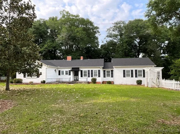 519 Davis St E, Elba, AL 36323
