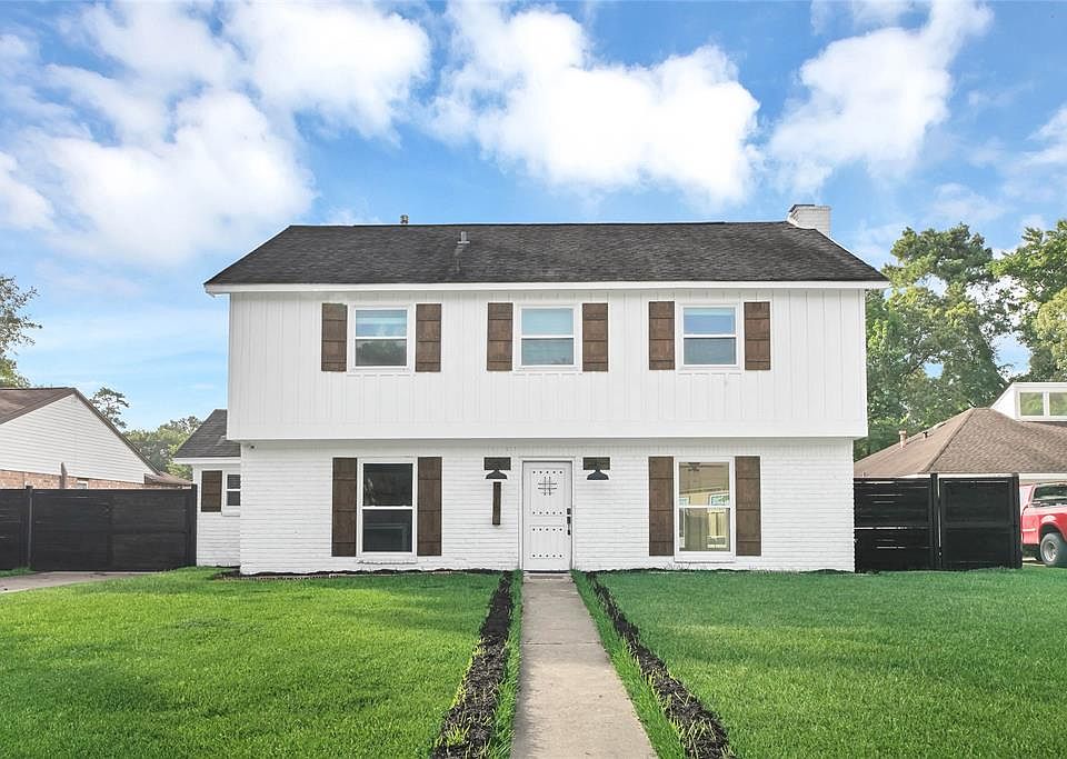 1st image of 9715 Cantertrot Dr