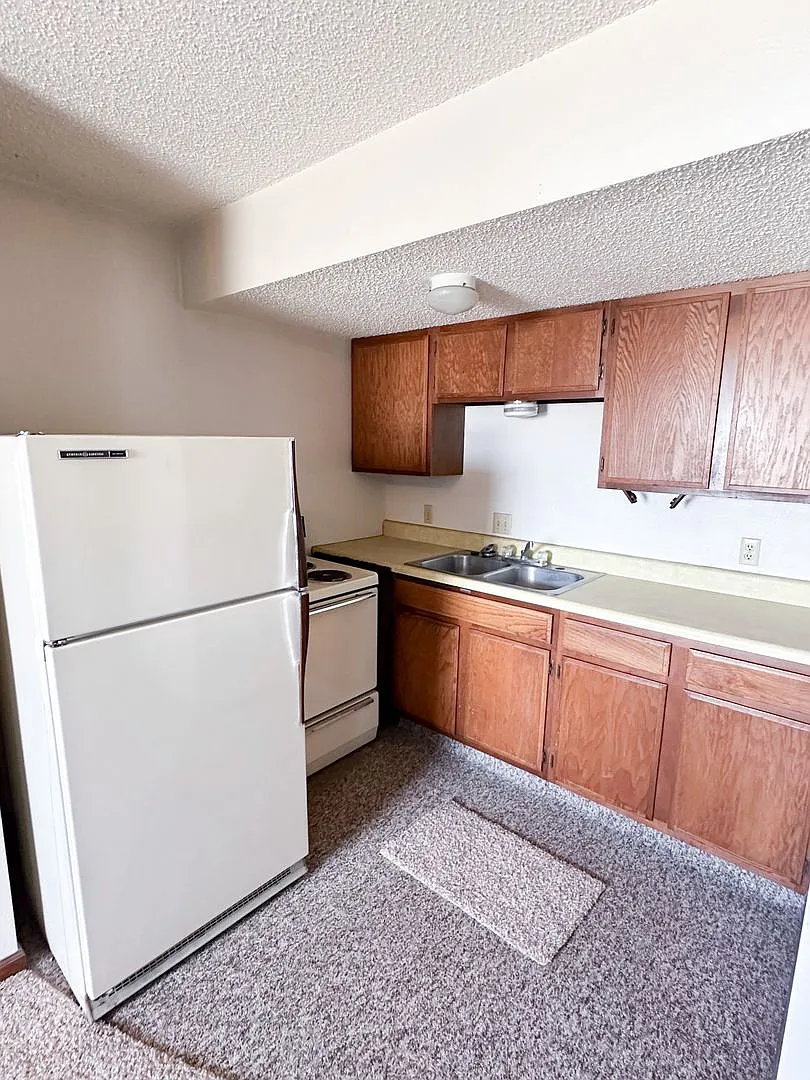 430 Skyline Dr. — Photo 4