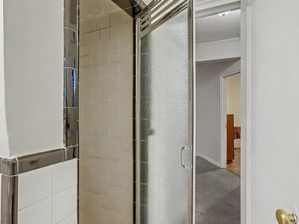 915 East 17th Street image 28 of 29