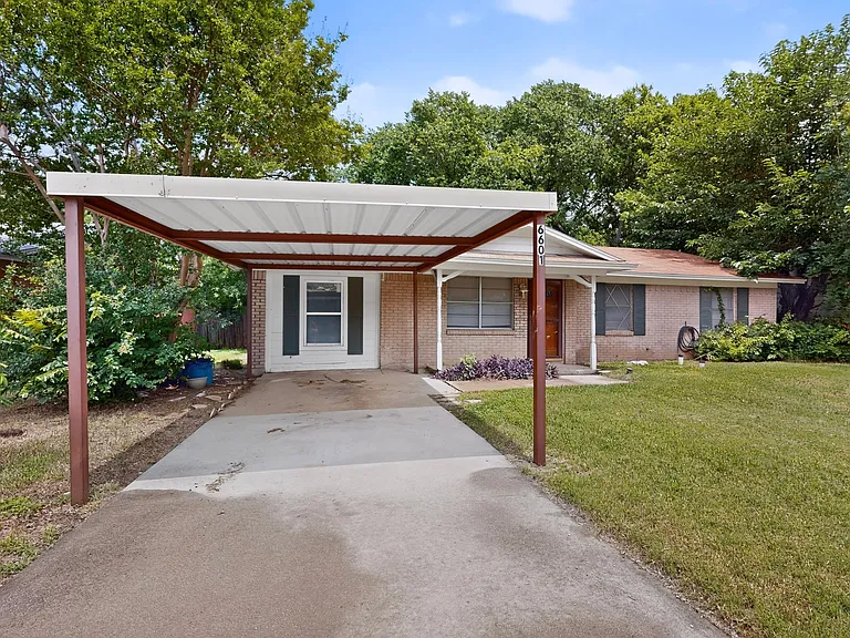 6601 Avalon Dr — Photo 2
