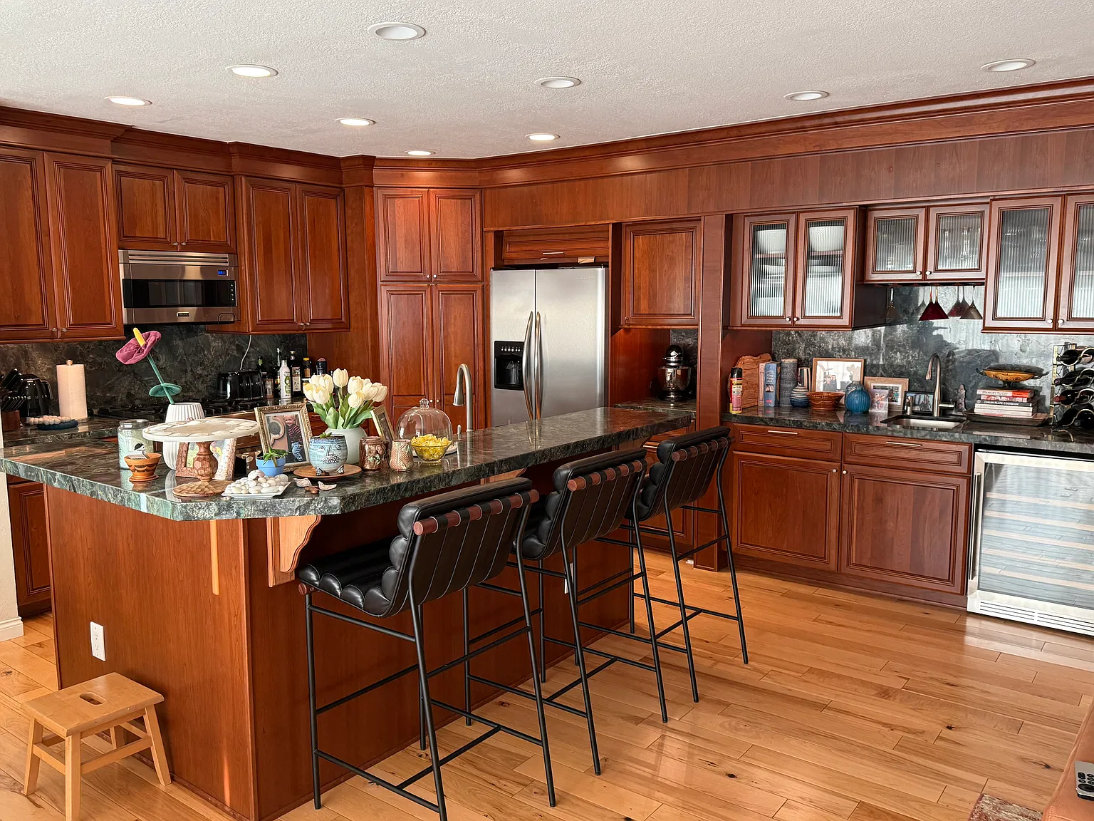 2 bed, 1655 sqft, $7,000 — Photo 3