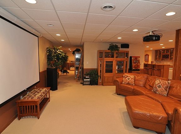 2nd image of 837 Williamstown Dr