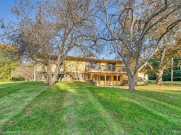 4th image of 2455 Slattery Rd