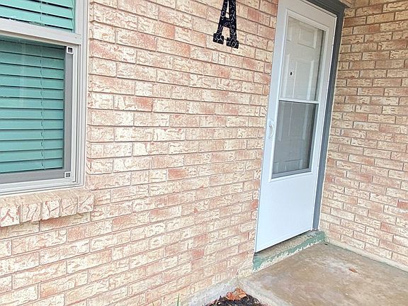 3rd image of 205 A&b N Manor Dr
