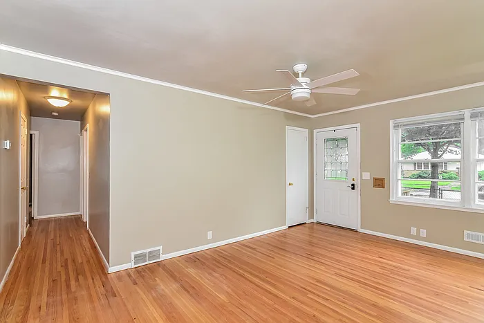 5115 Vincent Ave N — Photo 4