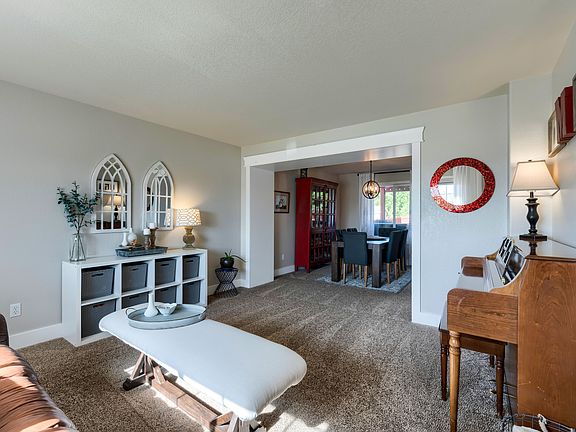 4 Living Room 4.jpg