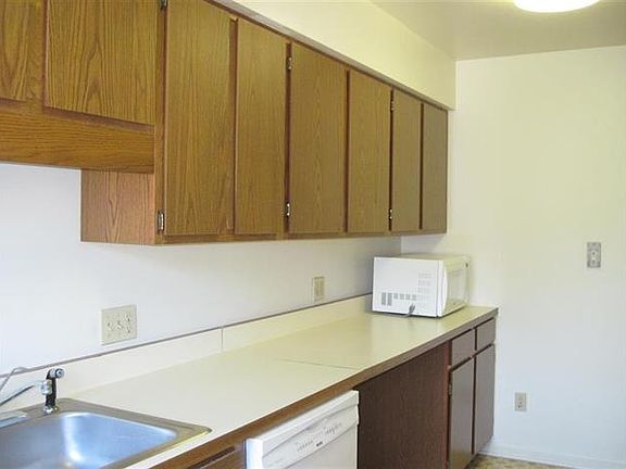 3rd image of 10 Westlyn Pl