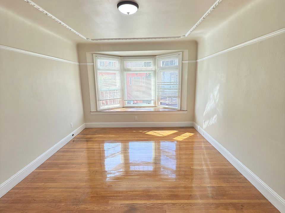 1st image of 950 Bay St APT 16