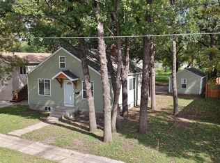 414 7th St NW, Minot, ND 58703