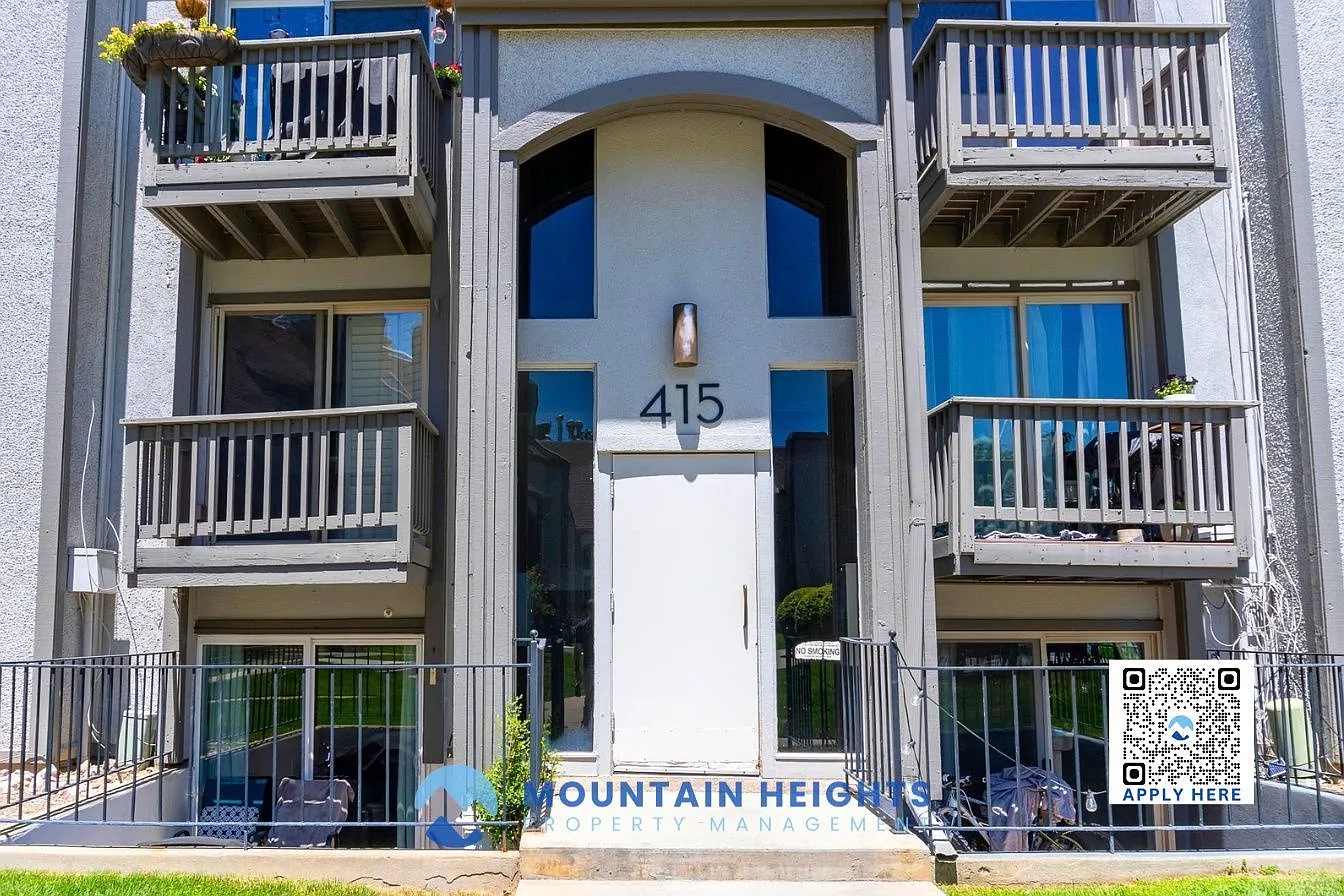 2 bed, 1.0 bath, 816 sqft, $1,200 — Photo 1