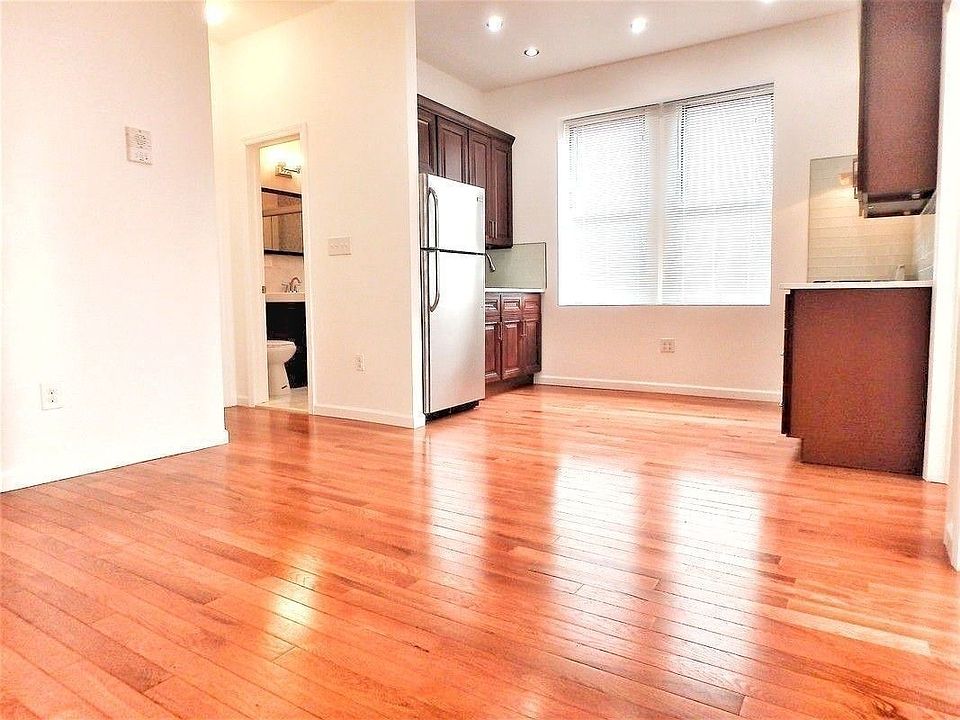 1st image of 31-90 31st St #3N