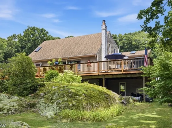 26 Lake Shore Rd W, Hardyston Twp., NJ 07460