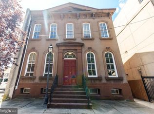 318 Bainbridge St, Philadelphia, PA 19147