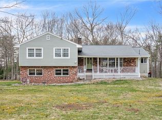 266 Pompeo Rd, North Grosvenordale, CT 06255
