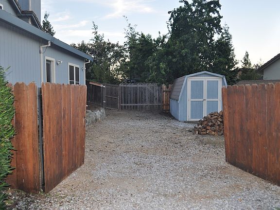 4th image of 3056 Camerosa Cir