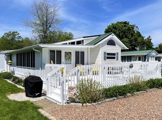 16 Eagle Ln, South Hero, VT 05486