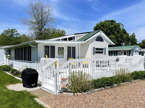 16 Eagle Lane, South Hero, VT 05486