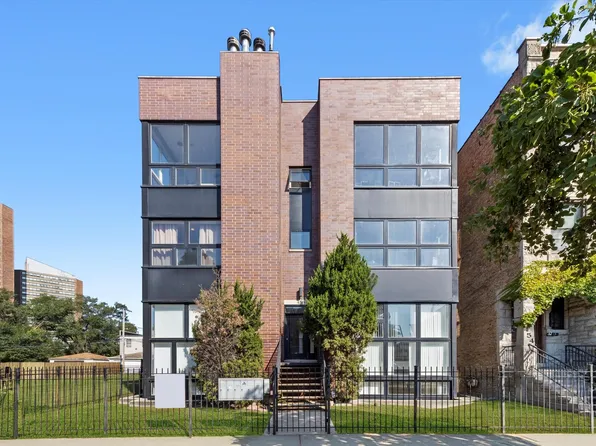 450 E Bowen Ave APT 2W, Chicago, IL 60653