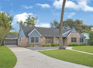 226 Driftwood Dr, Seabrook, TX 77586