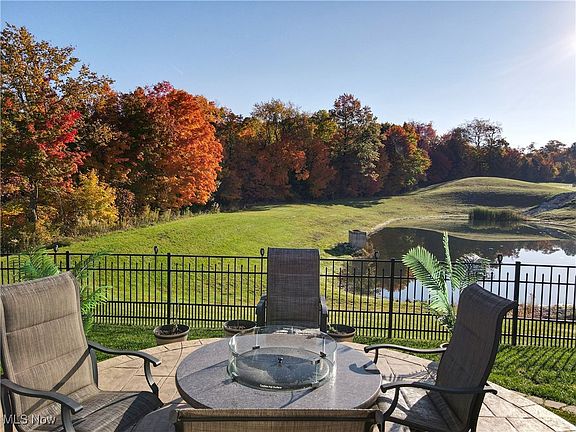 3rd image of 1941 Baker Ln
