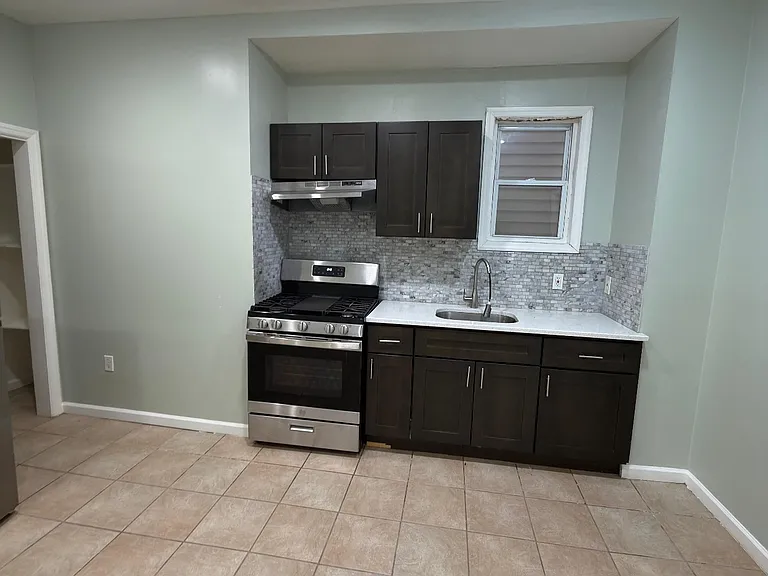 77 N 13th St #2 — Photo 1