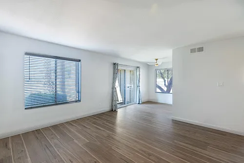 3102 E Clarendon Ave #101 Photo 1