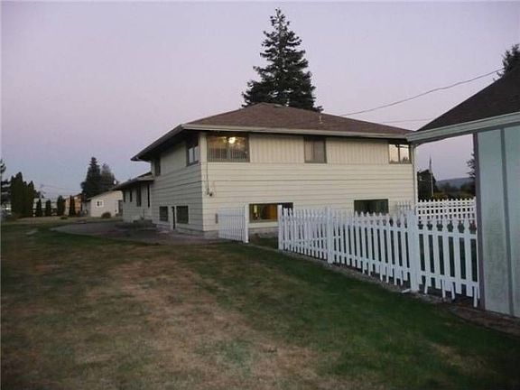 Side Fenced Yard