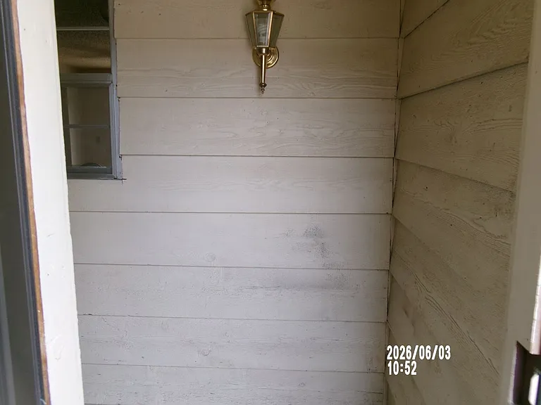 4639 SE Brighton Pl — Photo 2